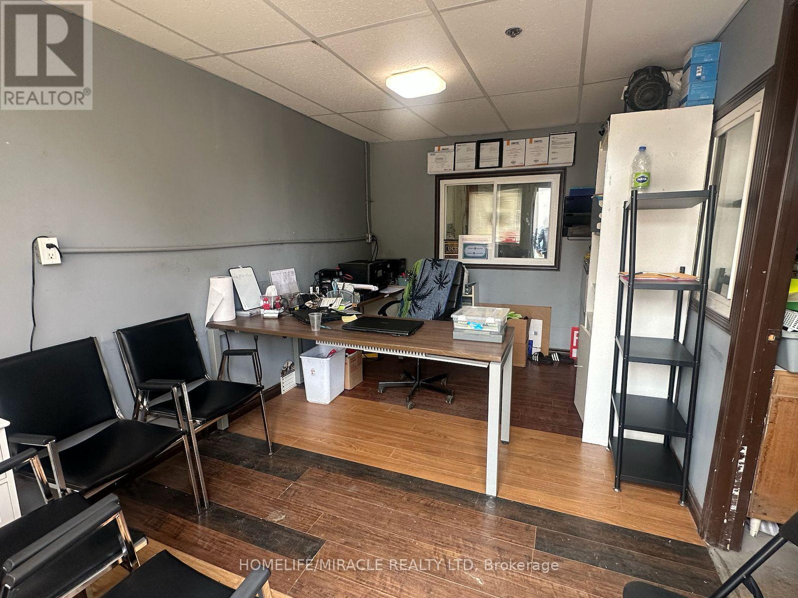 Photo 2 of A 2 333 Elgin Street N, Cambridge ON