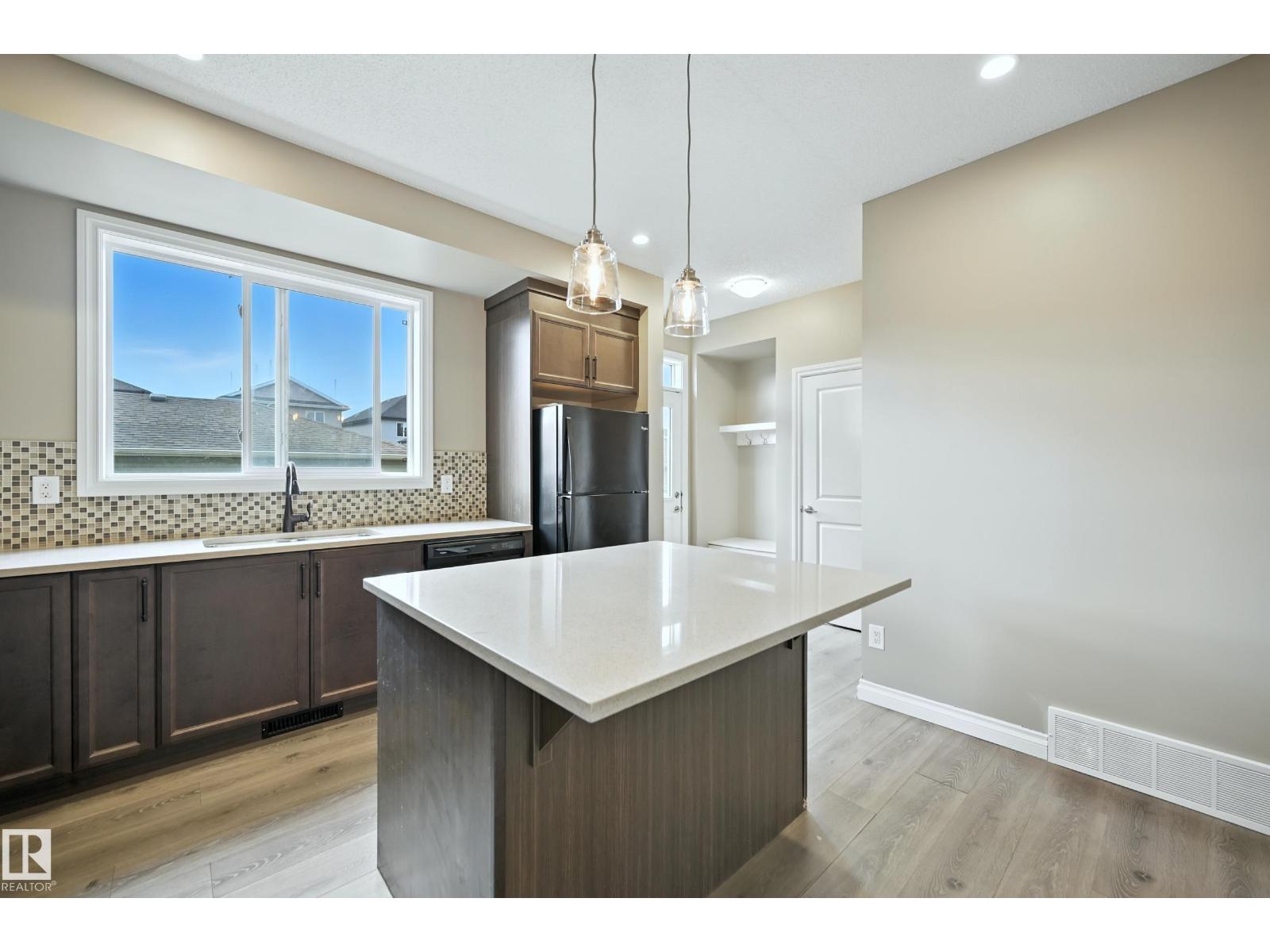 Photo 29 of 8163 Chapelle Wy Sw, Edmonton AB