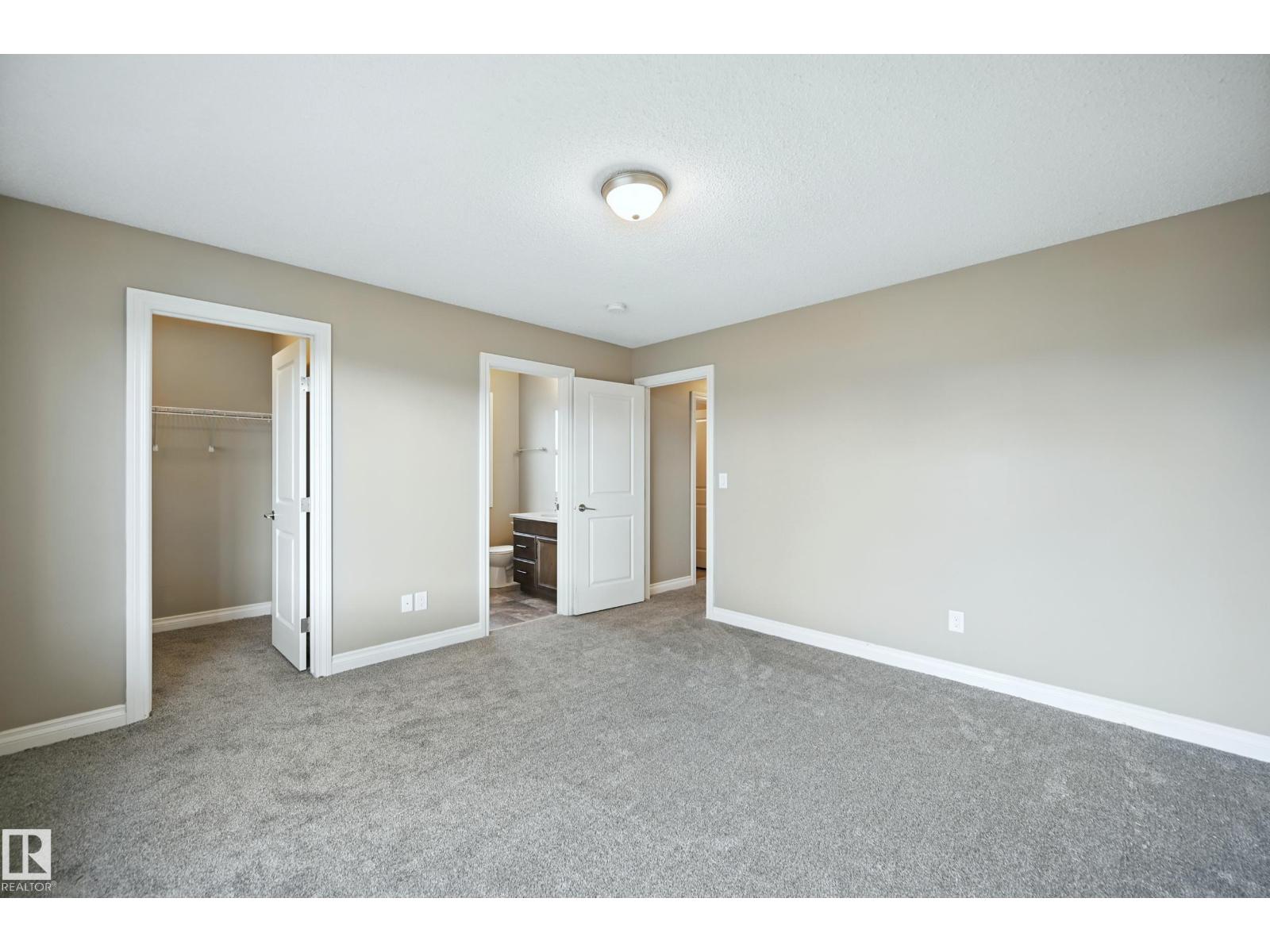 Photo 3 of 8163 Chapelle Wy Sw, Edmonton AB