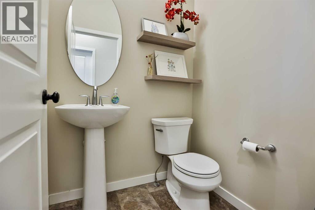 Single Family House for Sale in  Mt Sundance Landing W Sunridge Lethbridge 