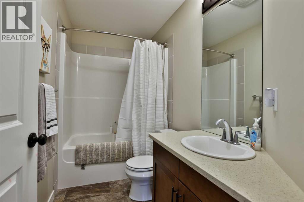 Single Family House for Sale in  Mt Sundance Landing W Sunridge Lethbridge 