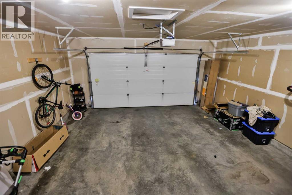 Single Family House for Sale in  Mt Sundance Landing W Sunridge Lethbridge 