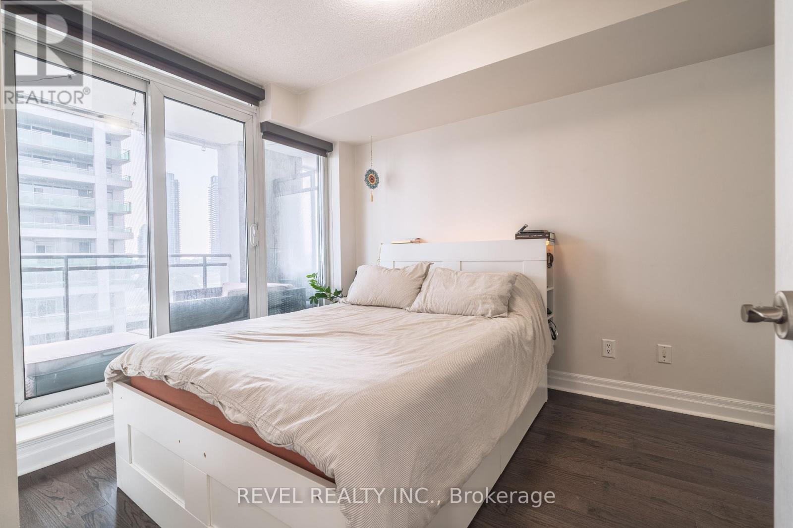Photo 11 of 801 2121 Lake Shore Blvd W Boulevard W, Toronto ON