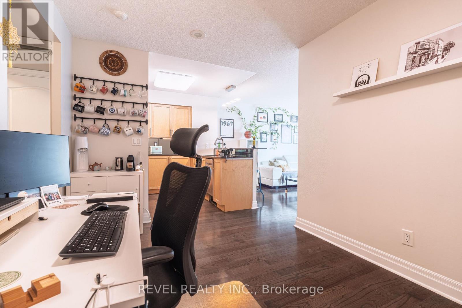Photo 7 of 801 2121 Lake Shore Blvd W Boulevard W, Toronto ON
