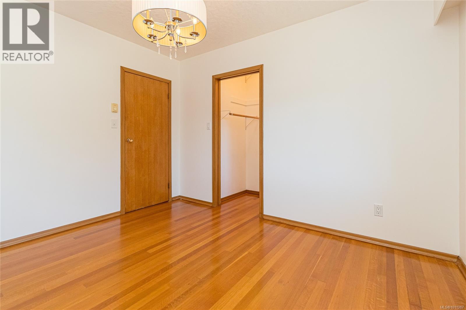 Photo 18 of 2560 Dorset Rd, Oak Bay BC