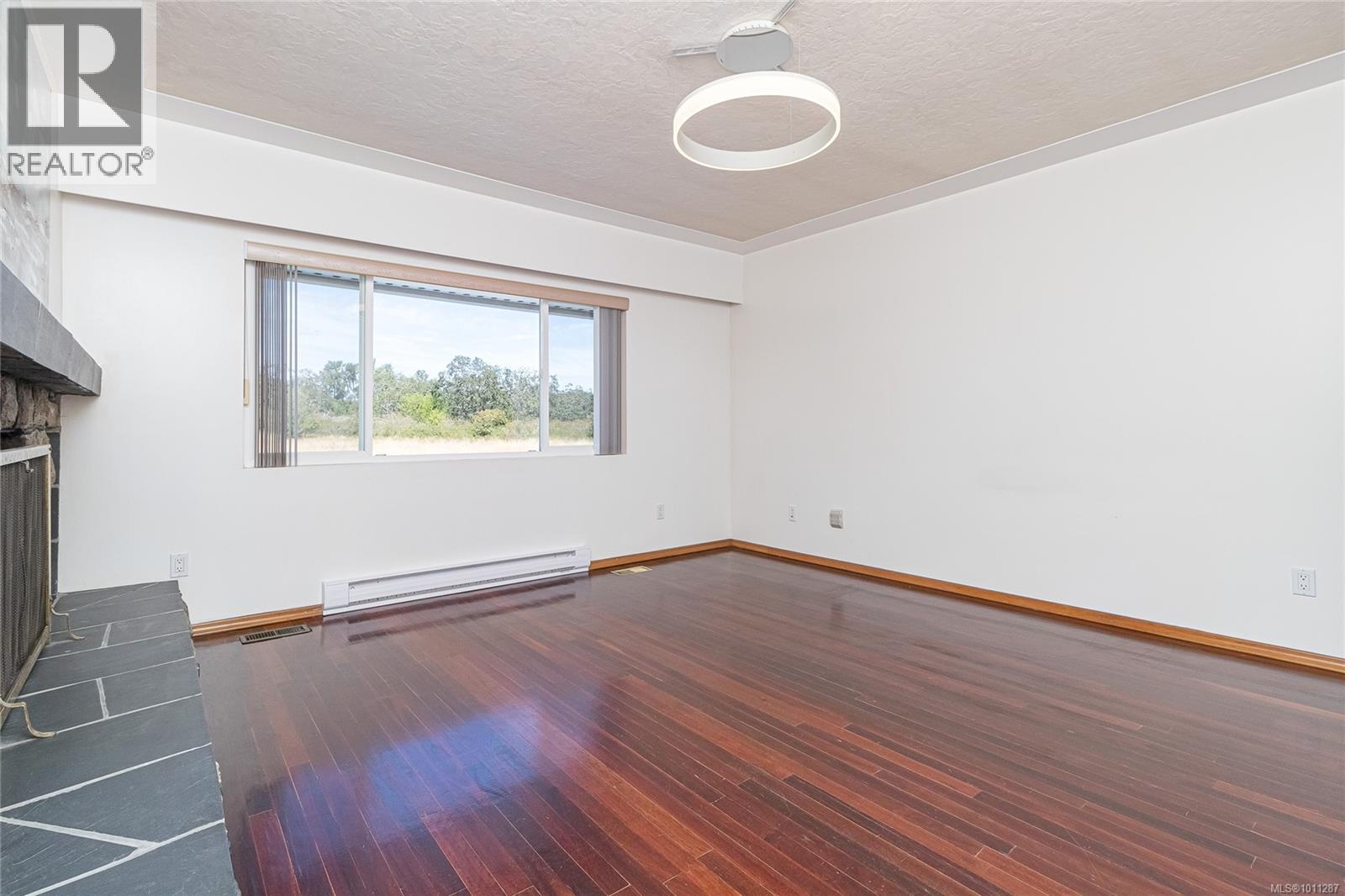 Photo 19 of 2560 Dorset Rd, Oak Bay BC