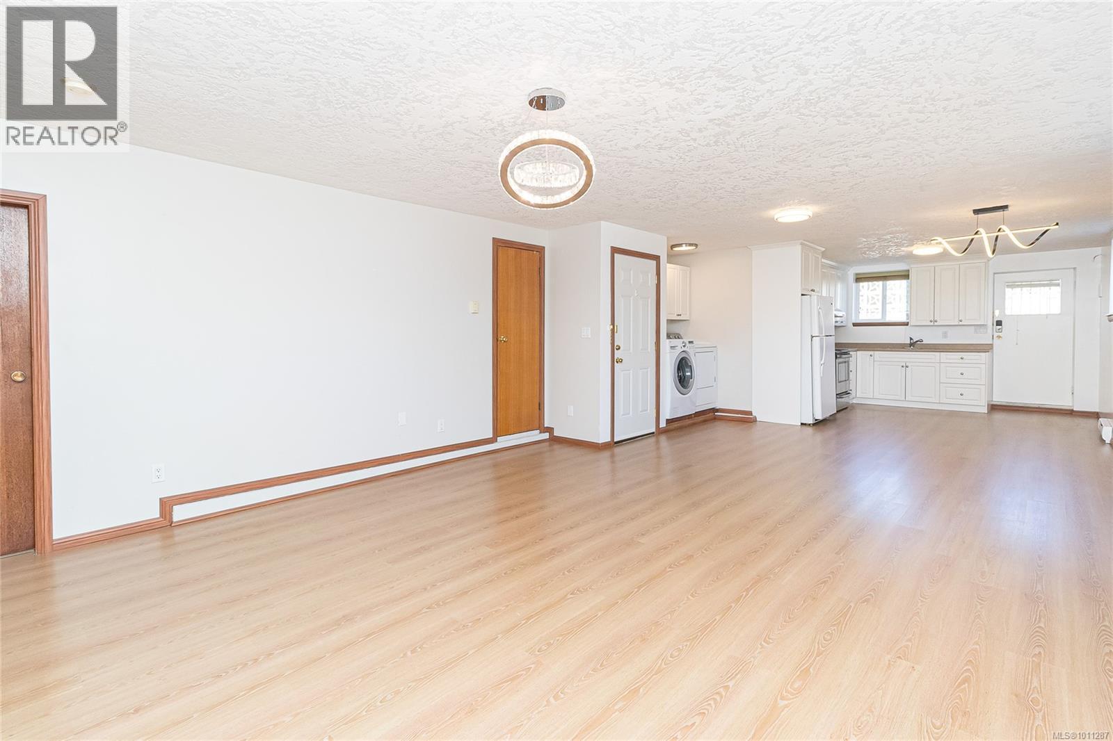 Photo 20 of 2560 Dorset Rd, Oak Bay BC