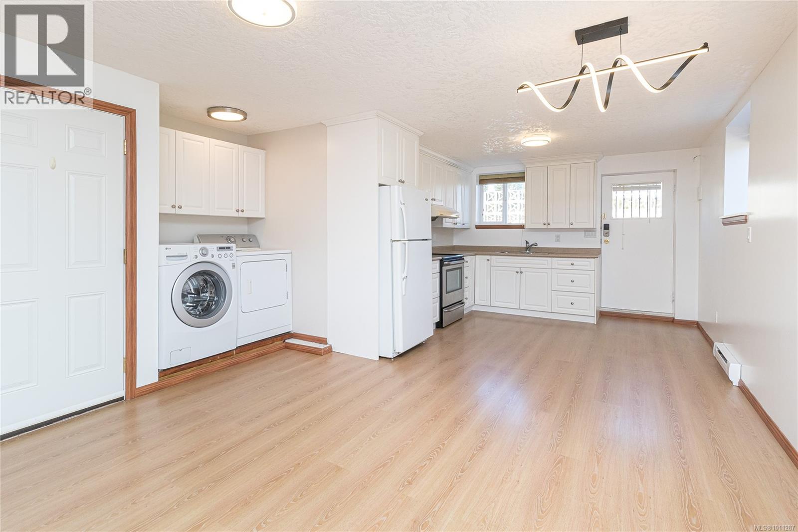 Photo 26 of 2560 Dorset Rd, Oak Bay BC
