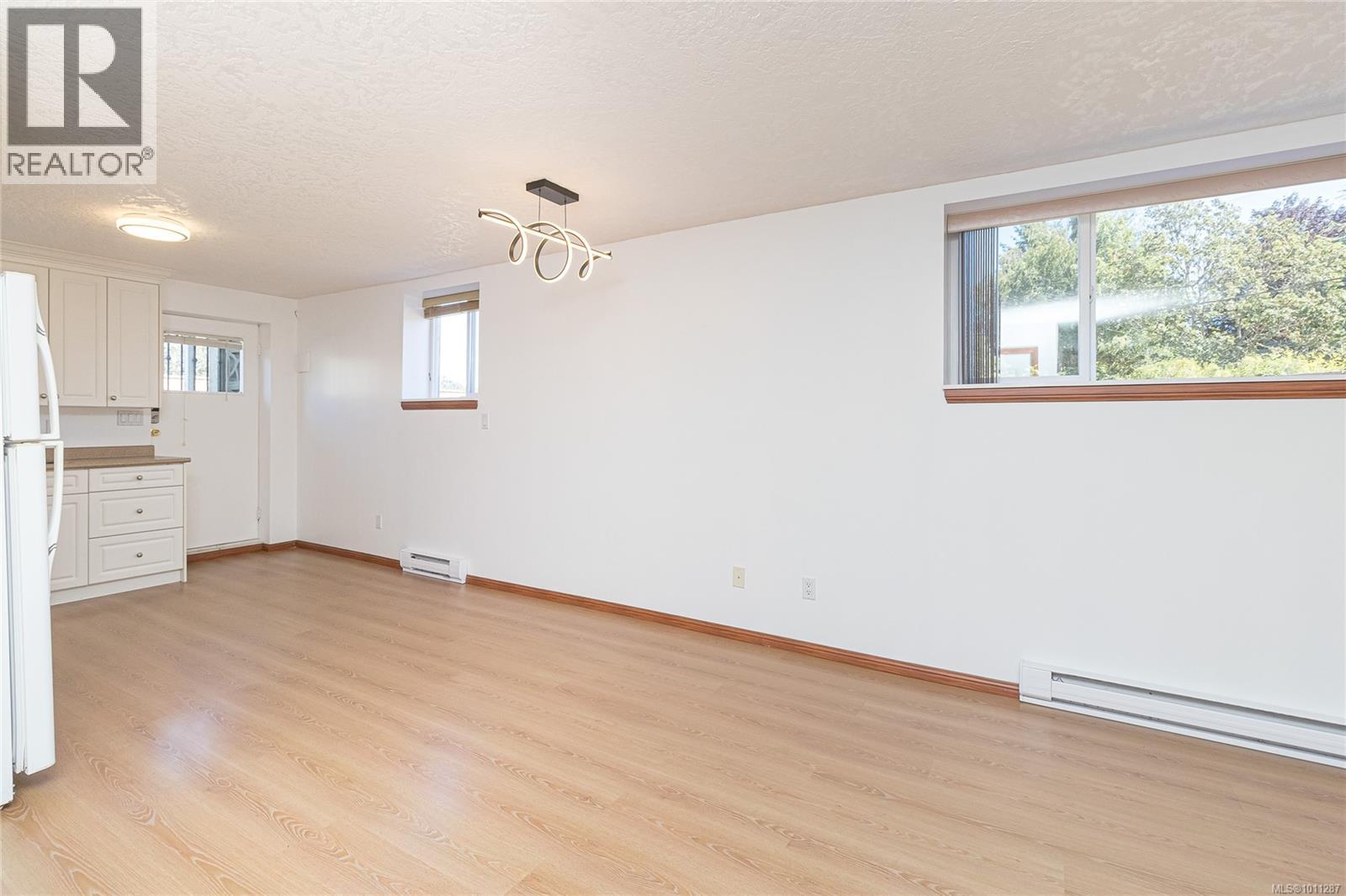 Photo 37 of 2560 Dorset Rd, Oak Bay BC