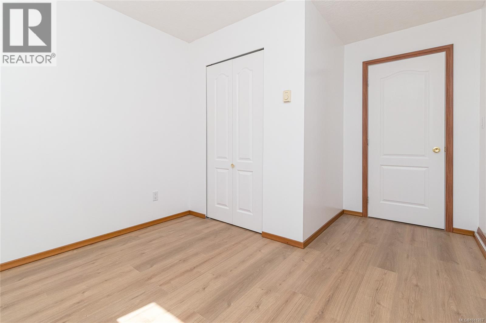 Photo 9 of 2560 Dorset Rd, Oak Bay BC