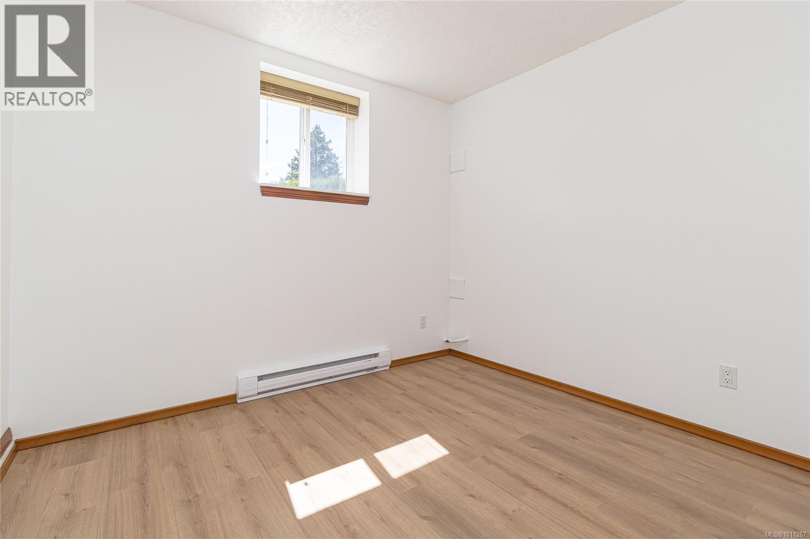 Photo 6 of 2560 Dorset Rd, Oak Bay BC