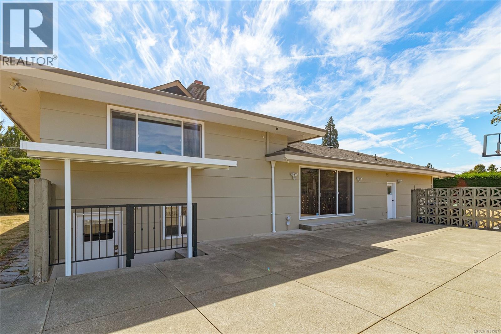 Photo 48 of 2560 Dorset Rd, Oak Bay BC