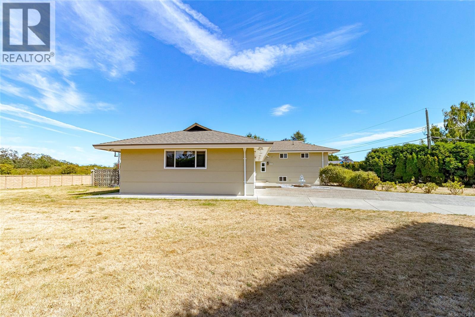 Photo 29 of 2560 Dorset Rd, Oak Bay BC