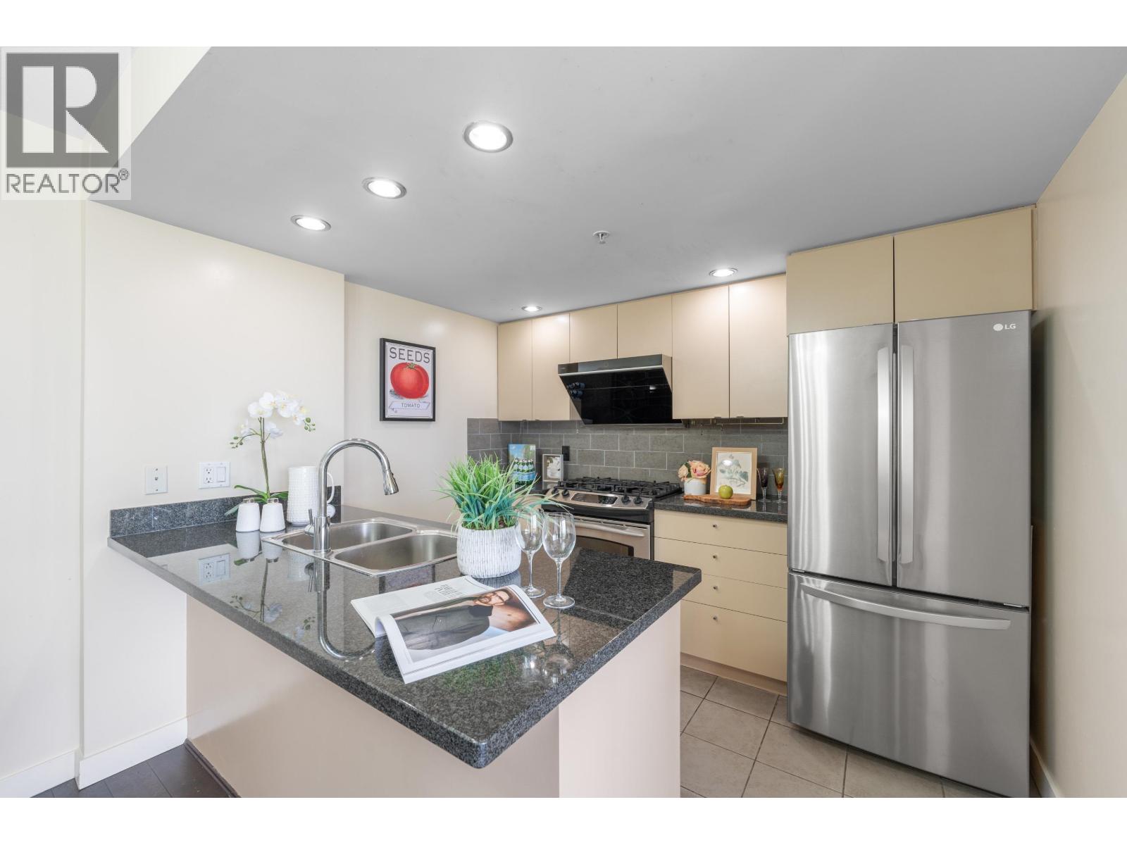 Photo 14 of 1501 9133 Hemlock Drive, Richmond BC
