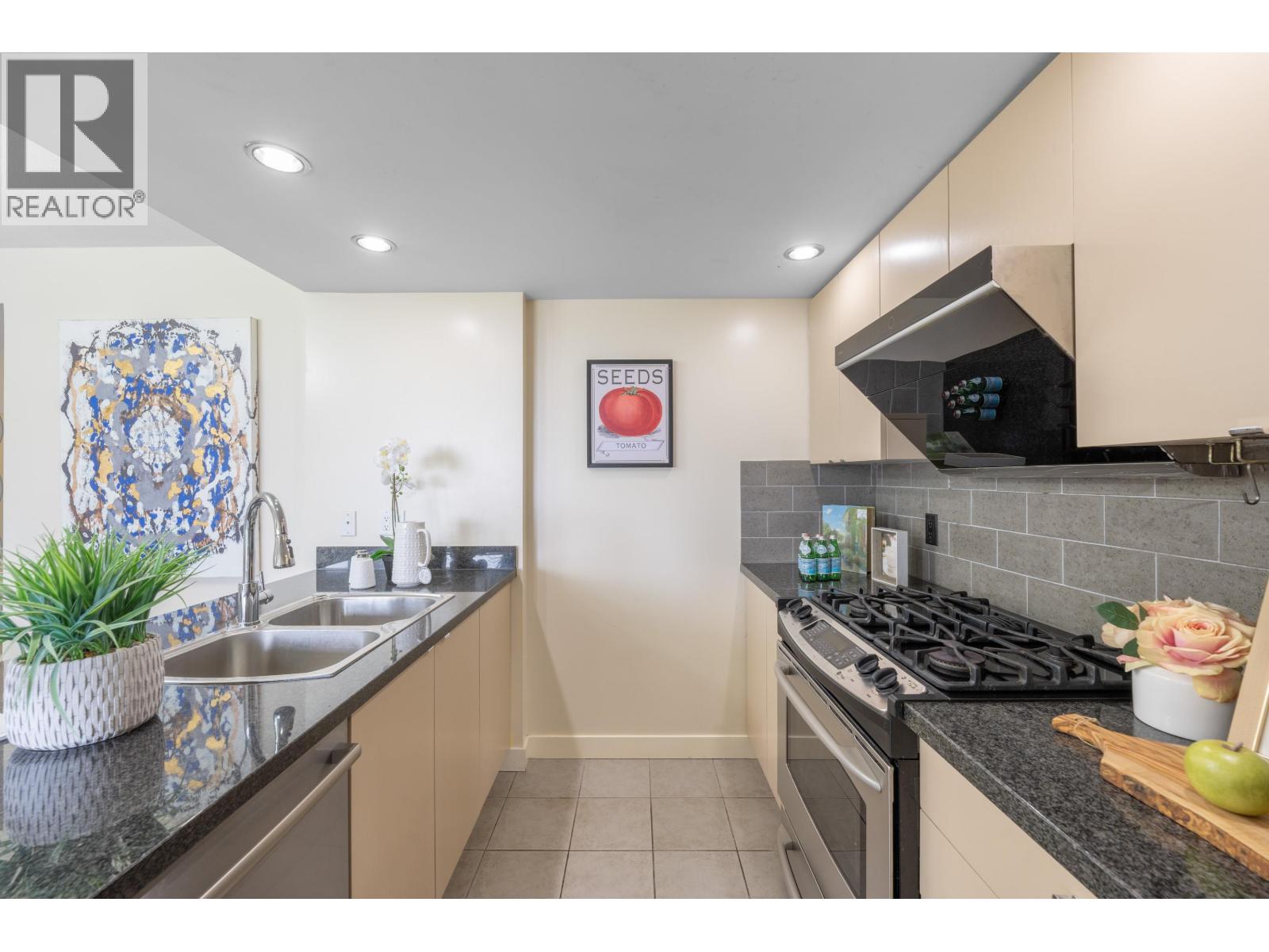 Photo 15 of 1501 9133 Hemlock Drive, Richmond BC