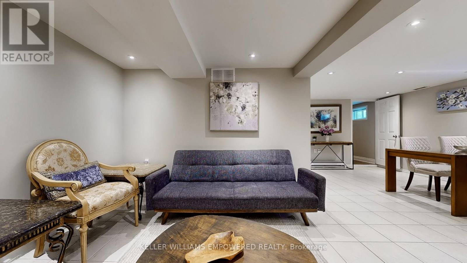 Photo 32 of 30 Paperbirch Drive, Toronto ON