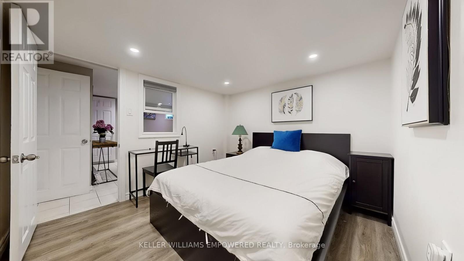 Photo 40 of 30 Paperbirch Drive, Toronto ON