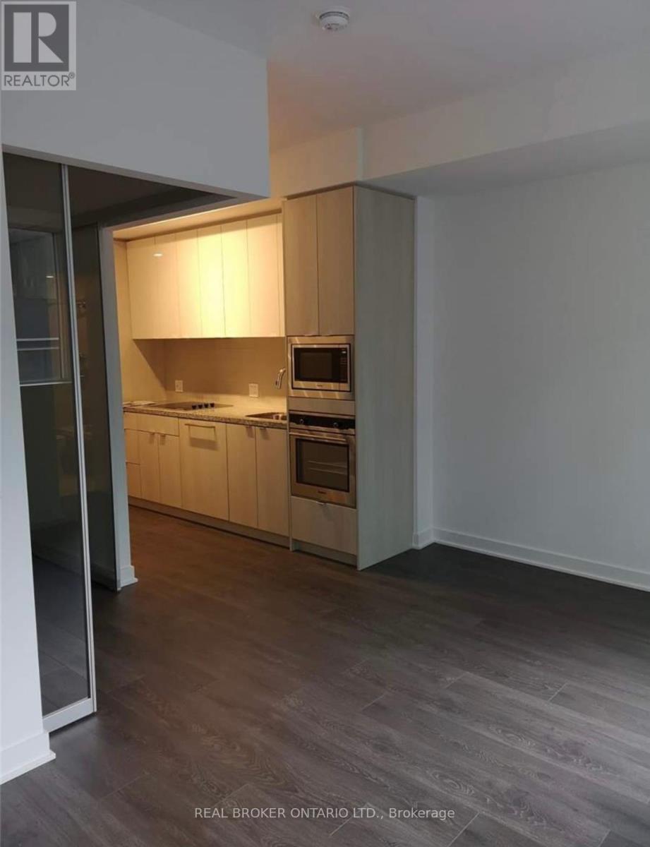 Photo 3 of 505 115 Blue Jays Way, Toronto ON