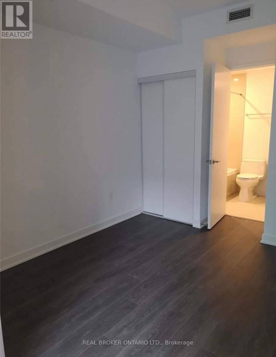 Photo 4 of 505 115 Blue Jays Way, Toronto ON