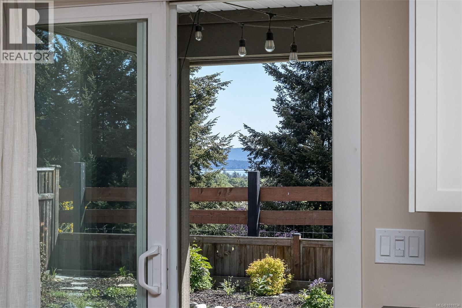 Photo 10 of 9611 Askew Creek Dr, Chemainus BC