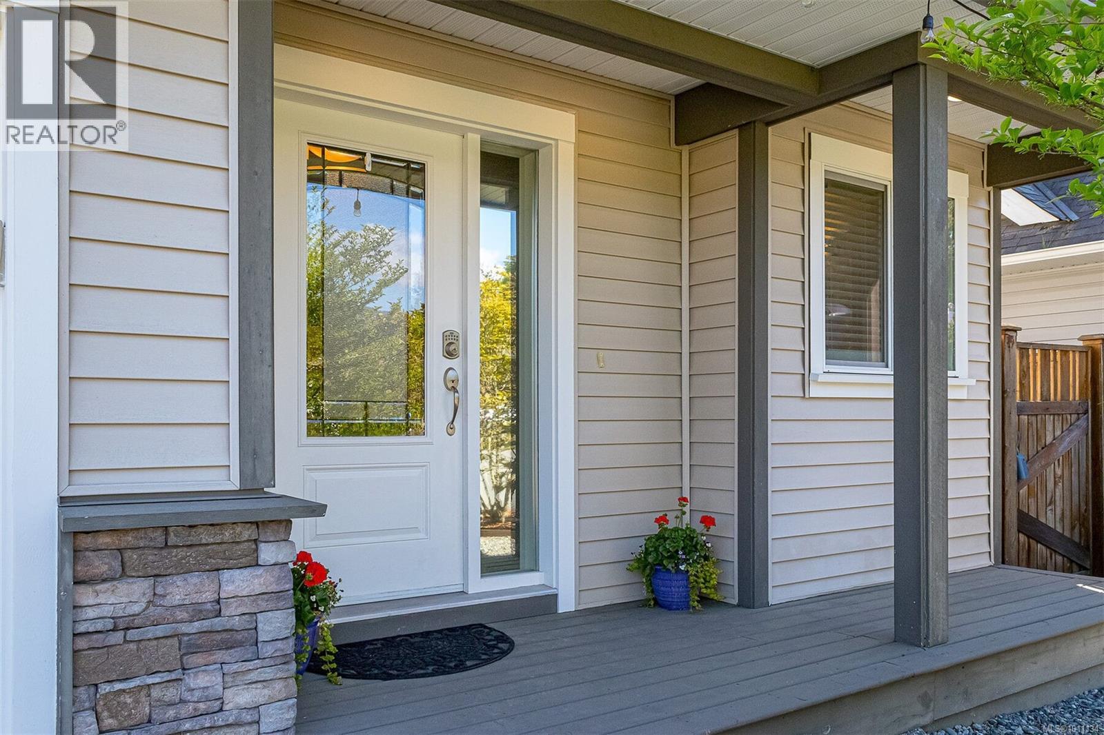 Photo 3 of 9611 Askew Creek Dr, Chemainus BC