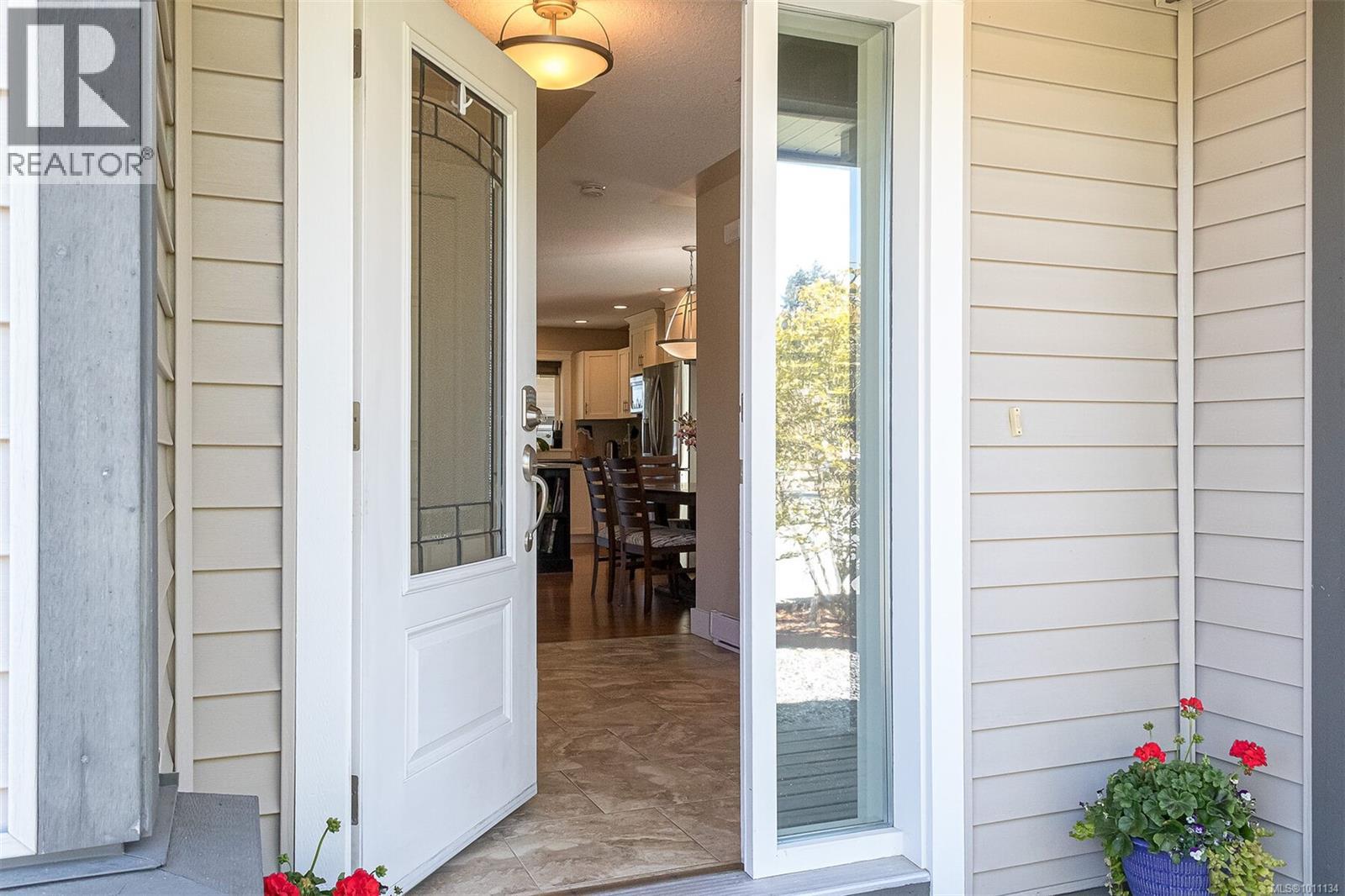 Photo 4 of 9611 Askew Creek Dr, Chemainus BC