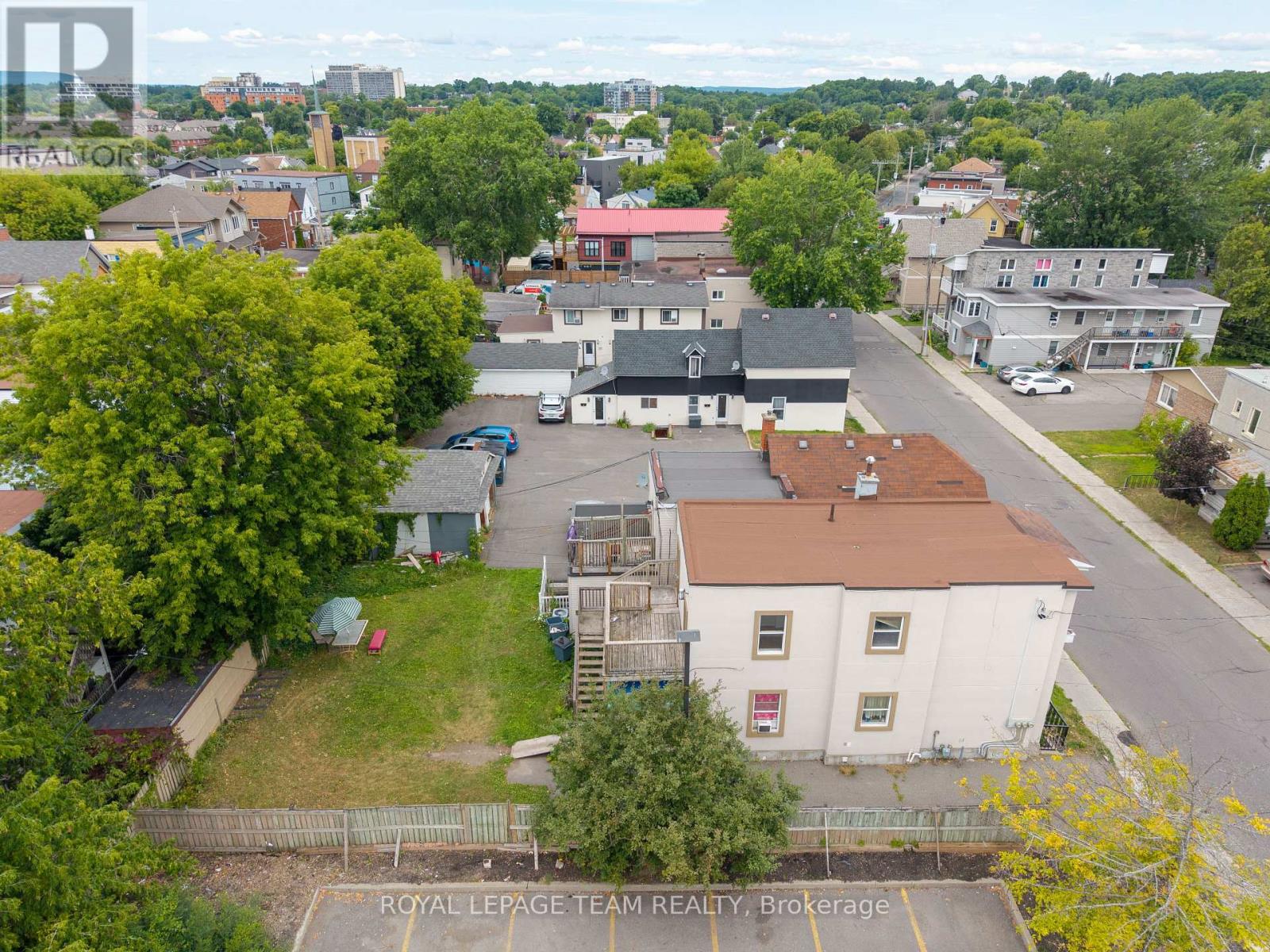 Photo 11 of 244 250 256 258 Hannah Street, Ottawa ON