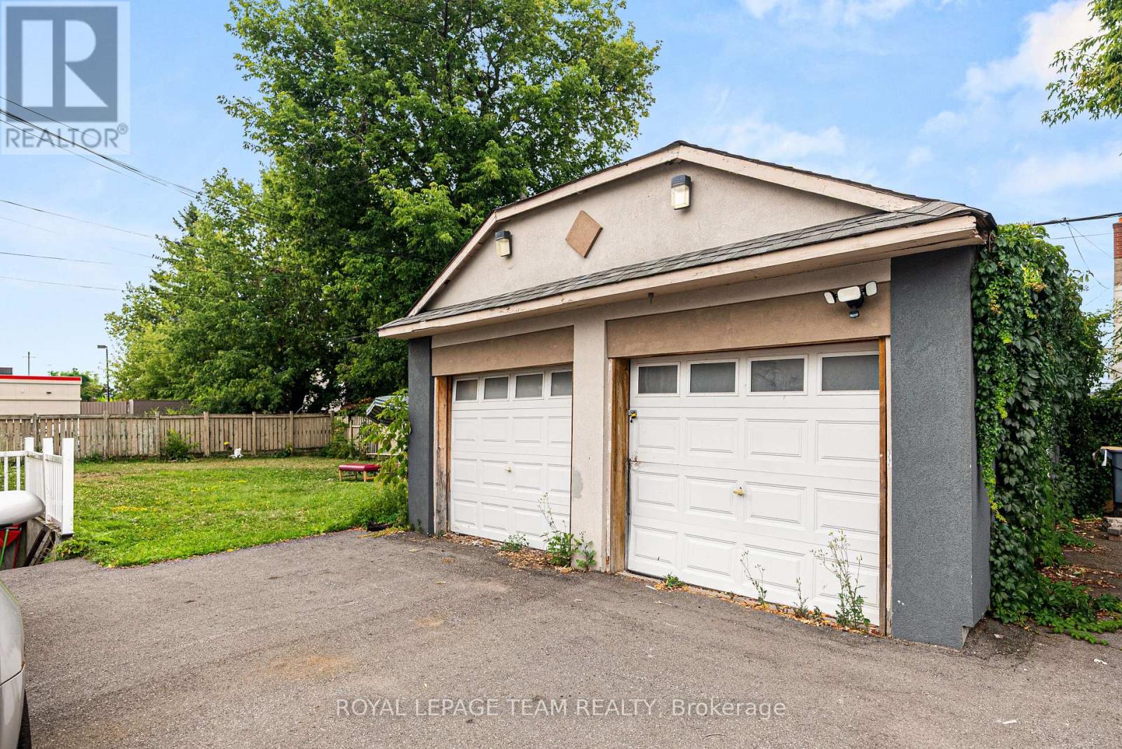 Photo 15 of 244 250 256 258 Hannah Street, Ottawa ON