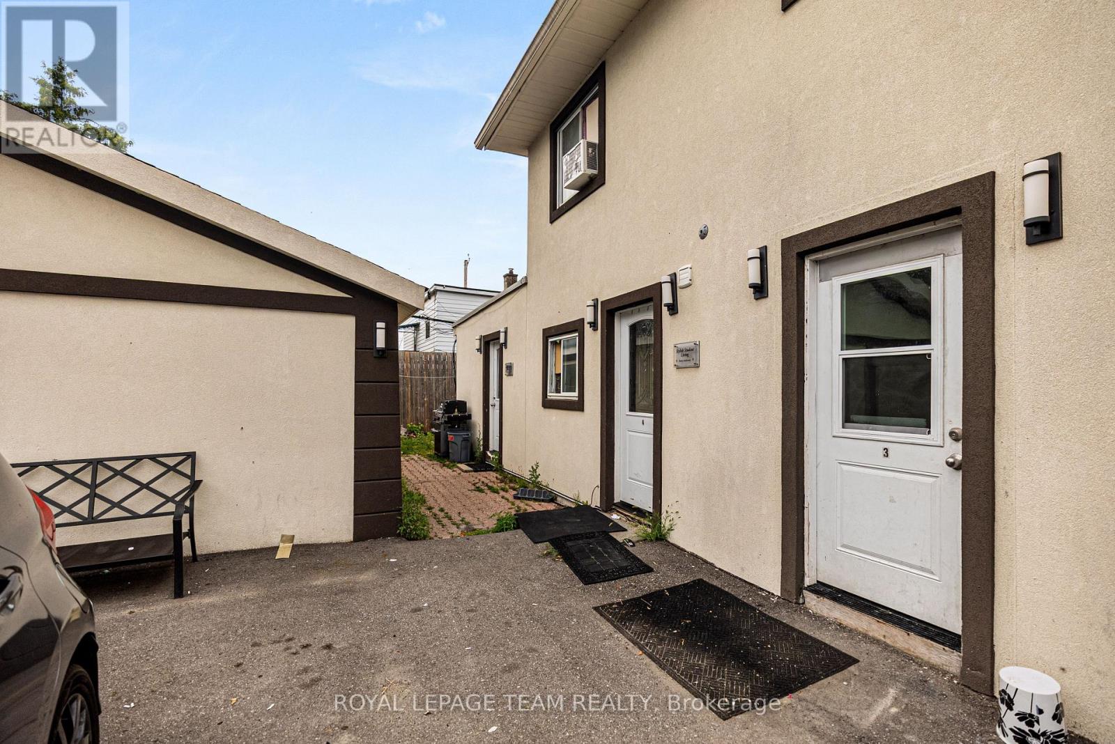 Photo 23 of 244 250 256 258 Hannah Street, Ottawa ON