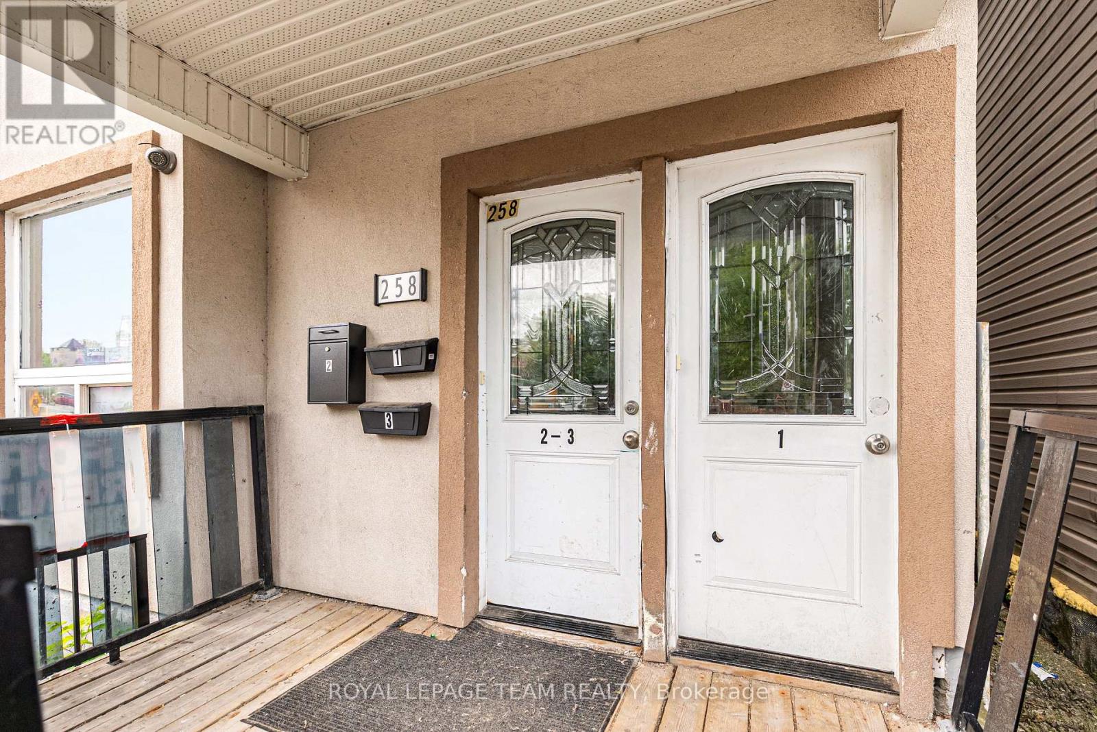 Photo 6 of 244 250 256 258 Hannah Street, Ottawa ON