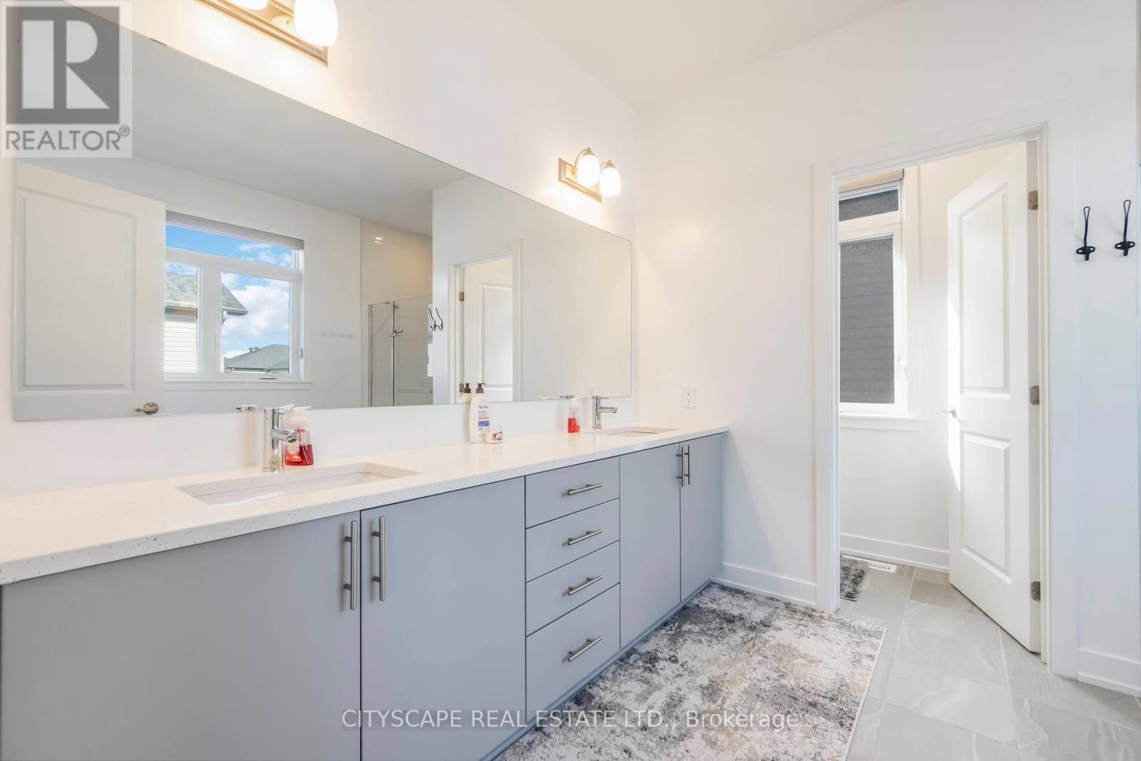 Photo 18 of 617 Kenabeek Terrace, Ottawa ON