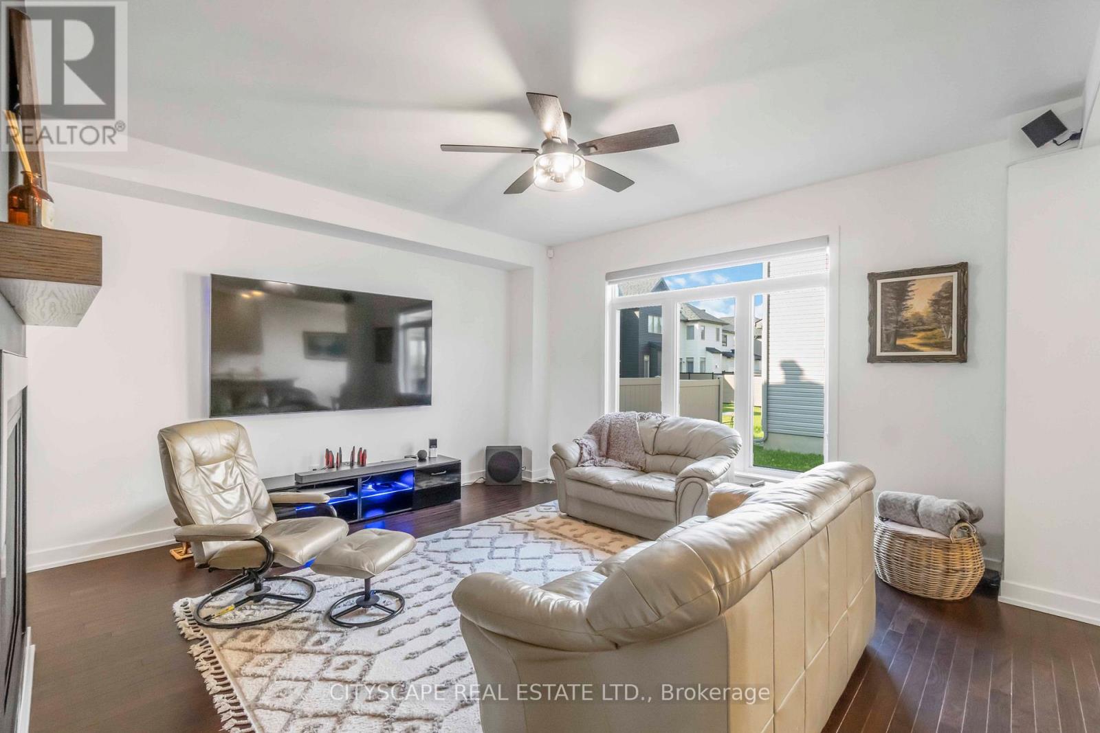 Photo 7 of 617 Kenabeek Terrace, Ottawa ON