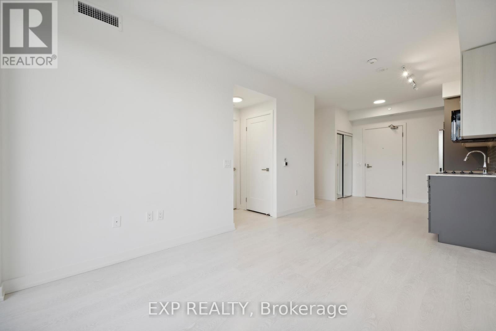 Photo 12 of 514 415 Main Street W, Hamilton ON