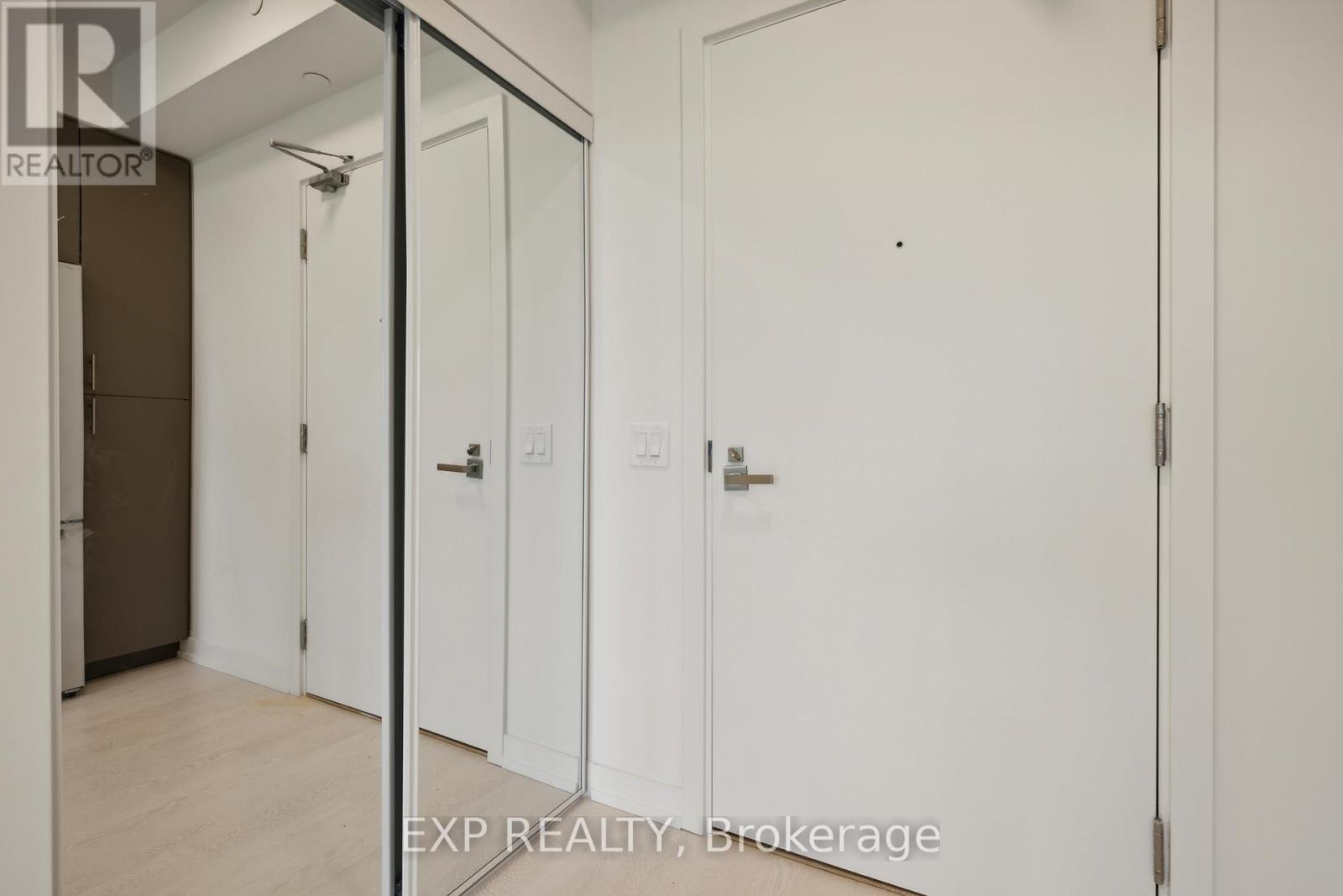 Photo 13 of 514 415 Main Street W, Hamilton ON