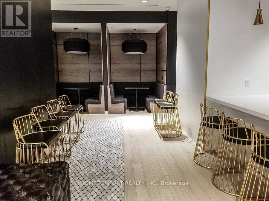 Photo 13 of 2906 85 Wood Street, Toronto ON
