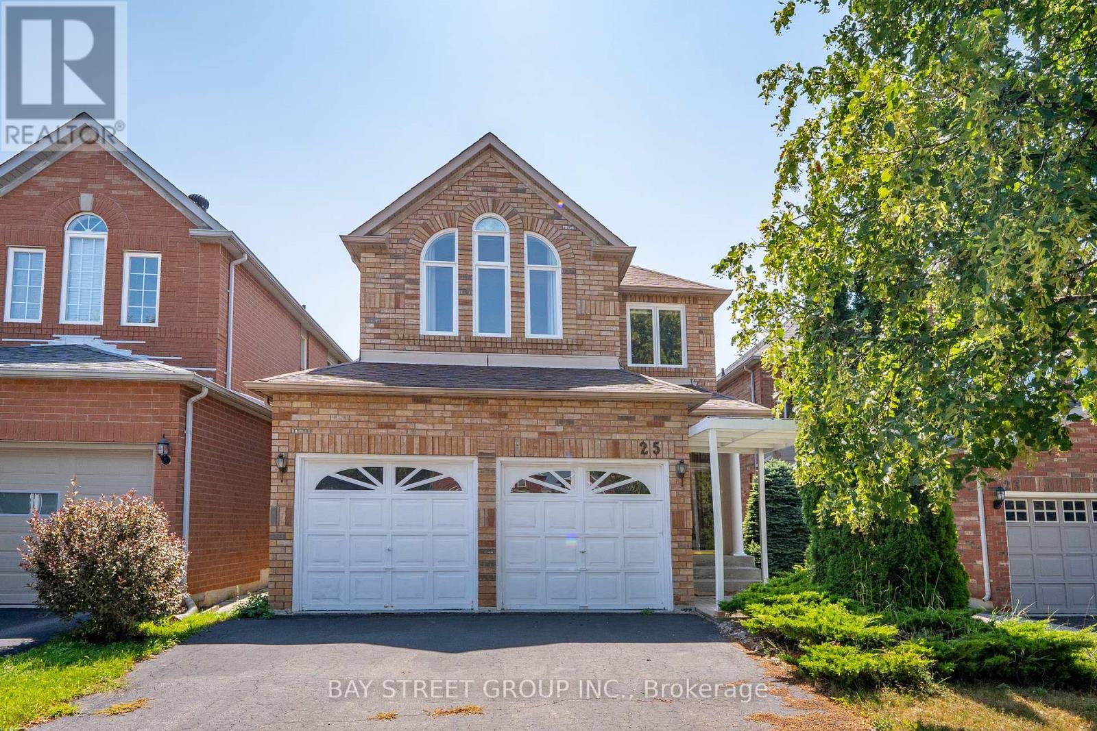 Photo 1 of 25 Formosa Drive, Richmond Hill ON