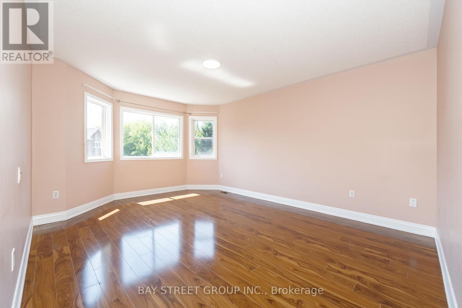 Photo 21 of 25 Formosa Drive, Richmond Hill ON