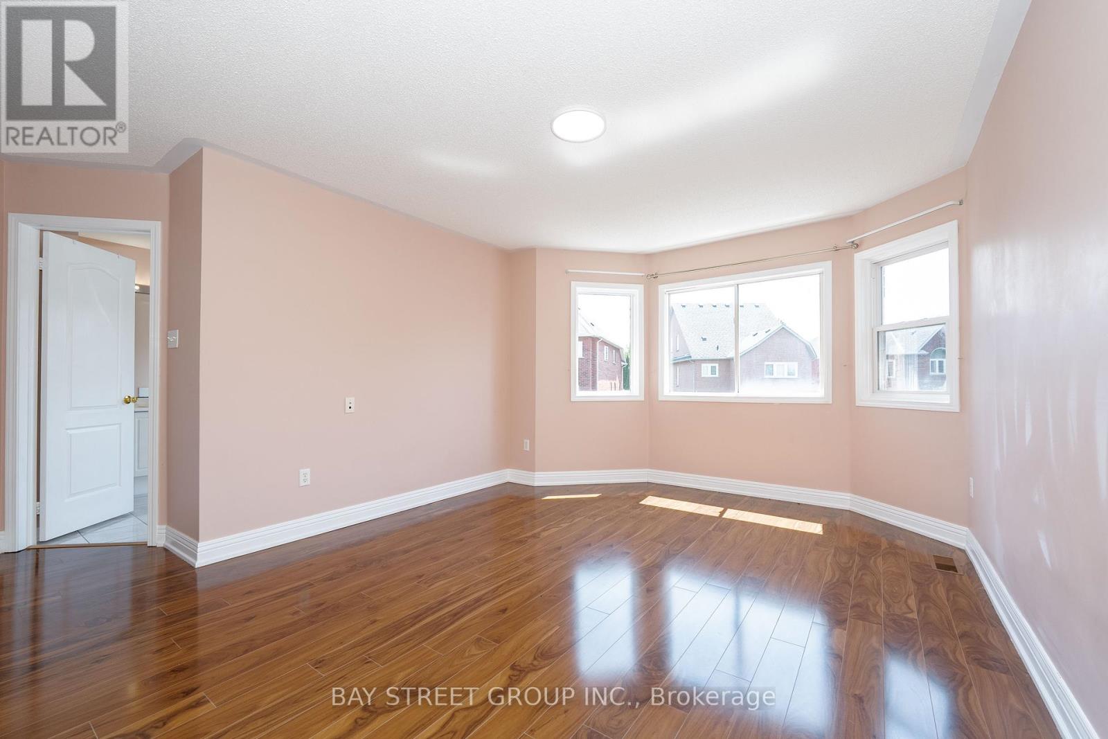 Photo 22 of 25 Formosa Drive, Richmond Hill ON