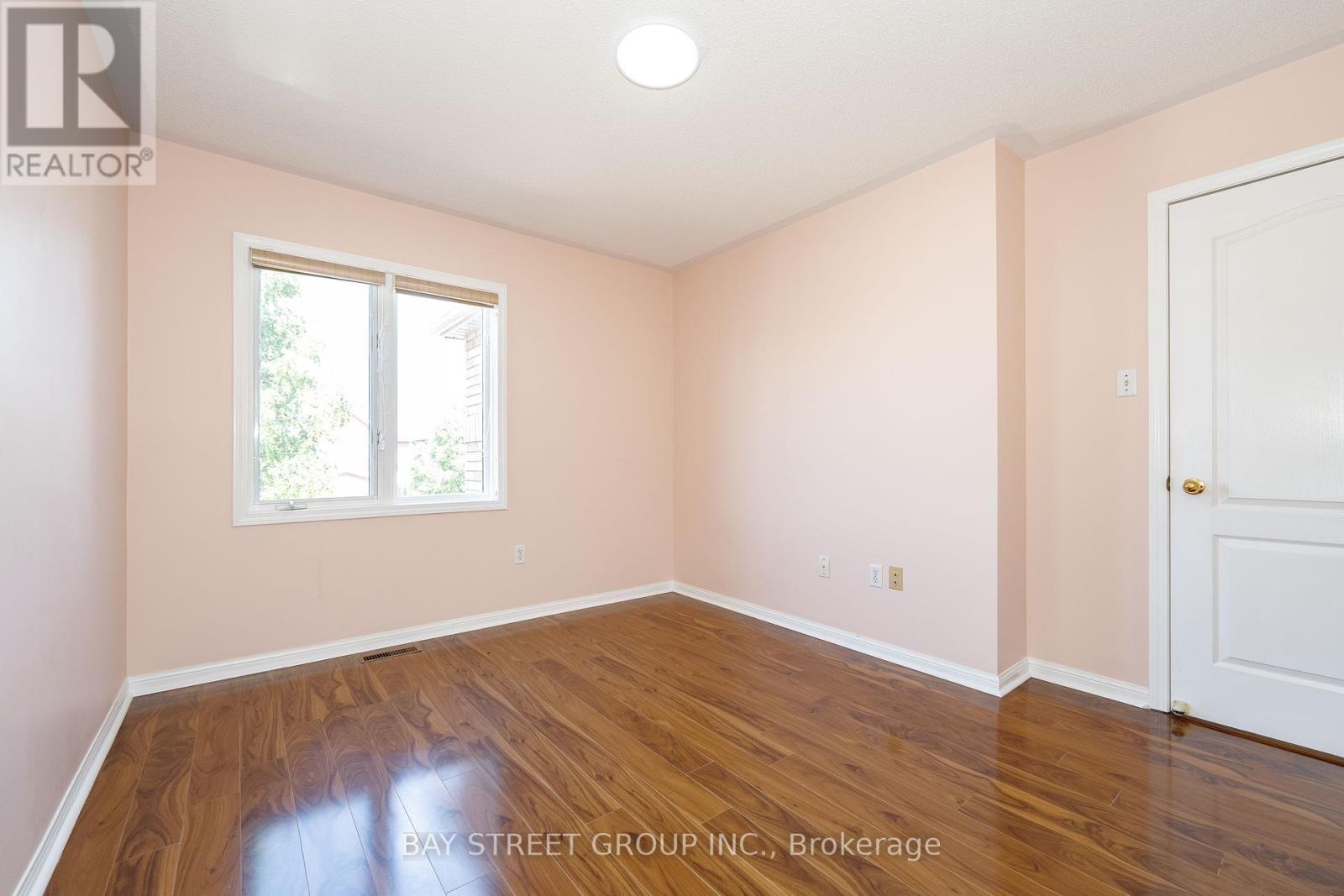 Photo 28 of 25 Formosa Drive, Richmond Hill ON
