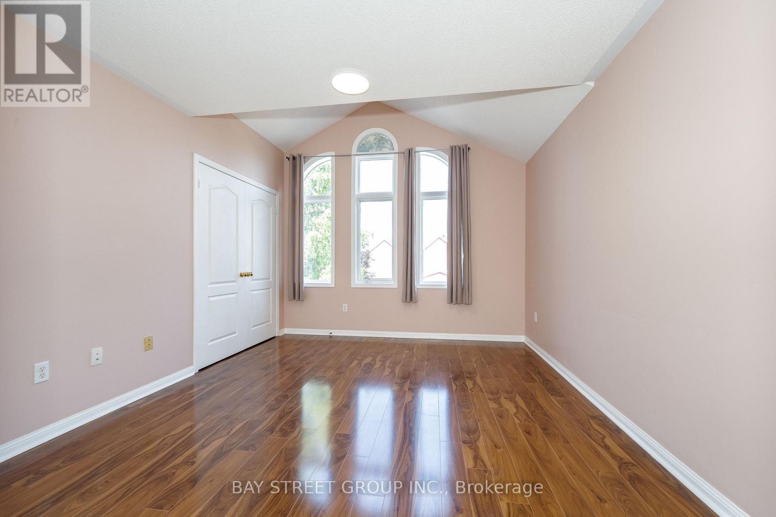 Photo 30 of 25 Formosa Drive, Richmond Hill ON