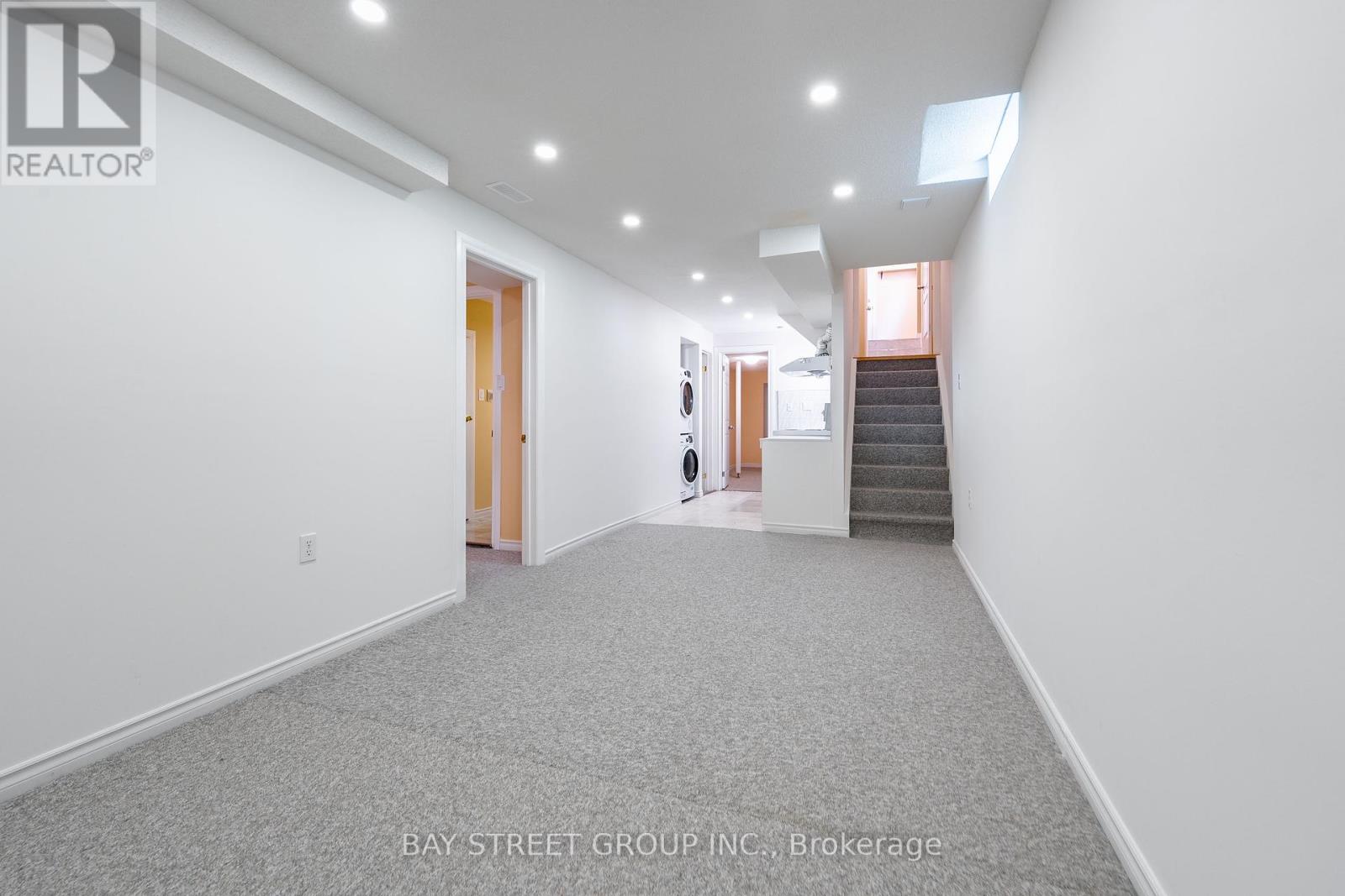 Photo 33 of 25 Formosa Drive, Richmond Hill ON