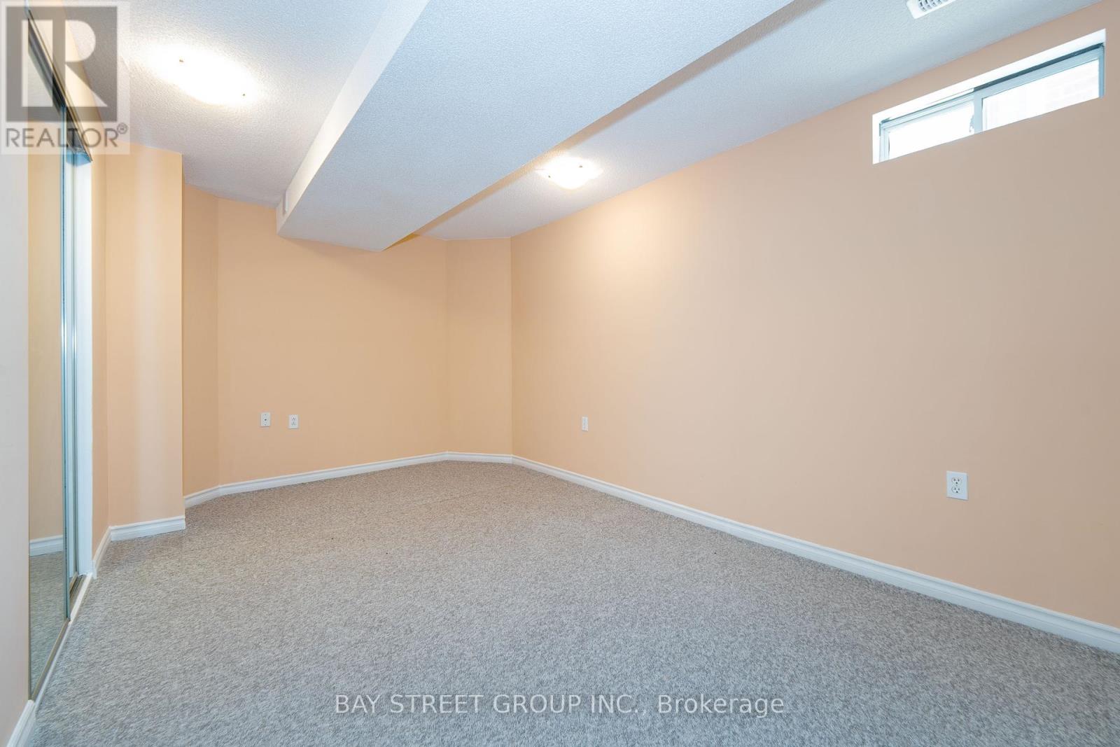 Photo 36 of 25 Formosa Drive, Richmond Hill ON