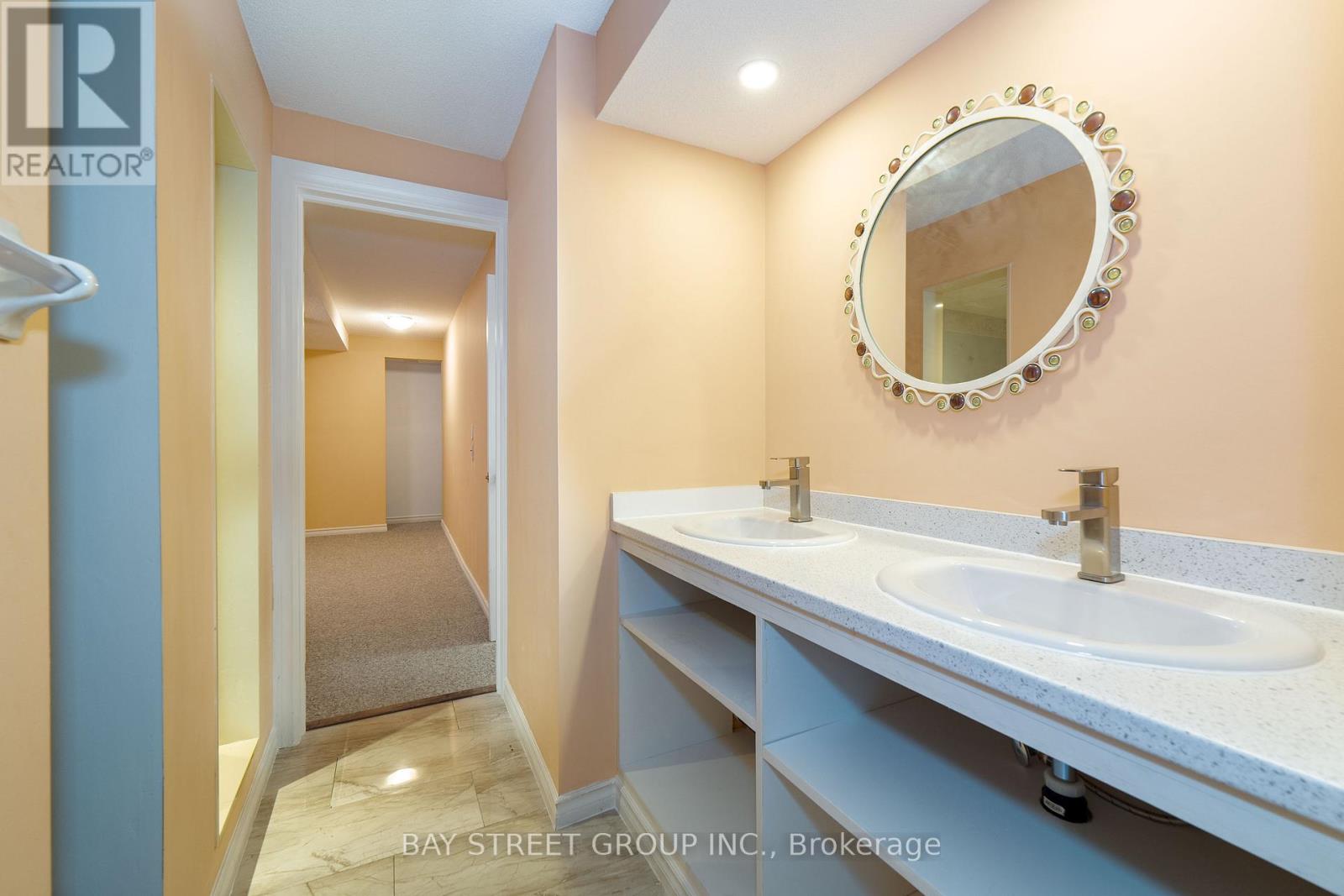 Photo 37 of 25 Formosa Drive, Richmond Hill ON