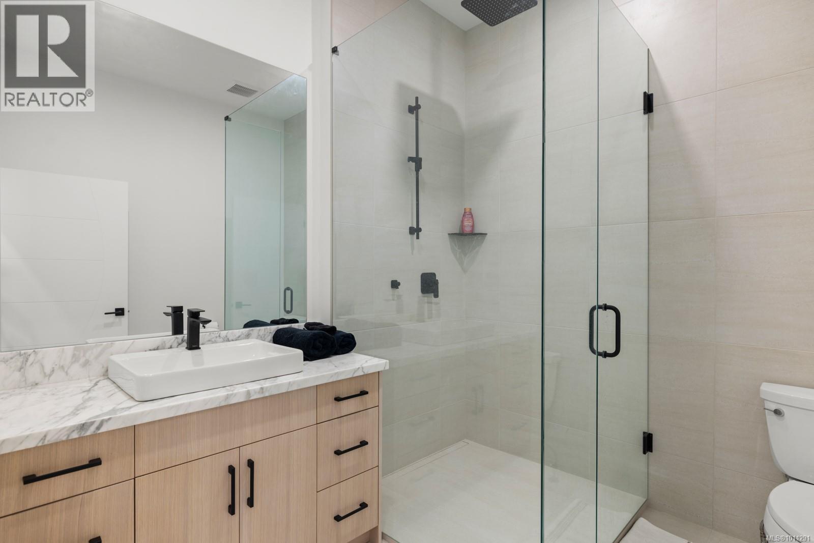  4811 Henry Roethel Road, Ladysmith