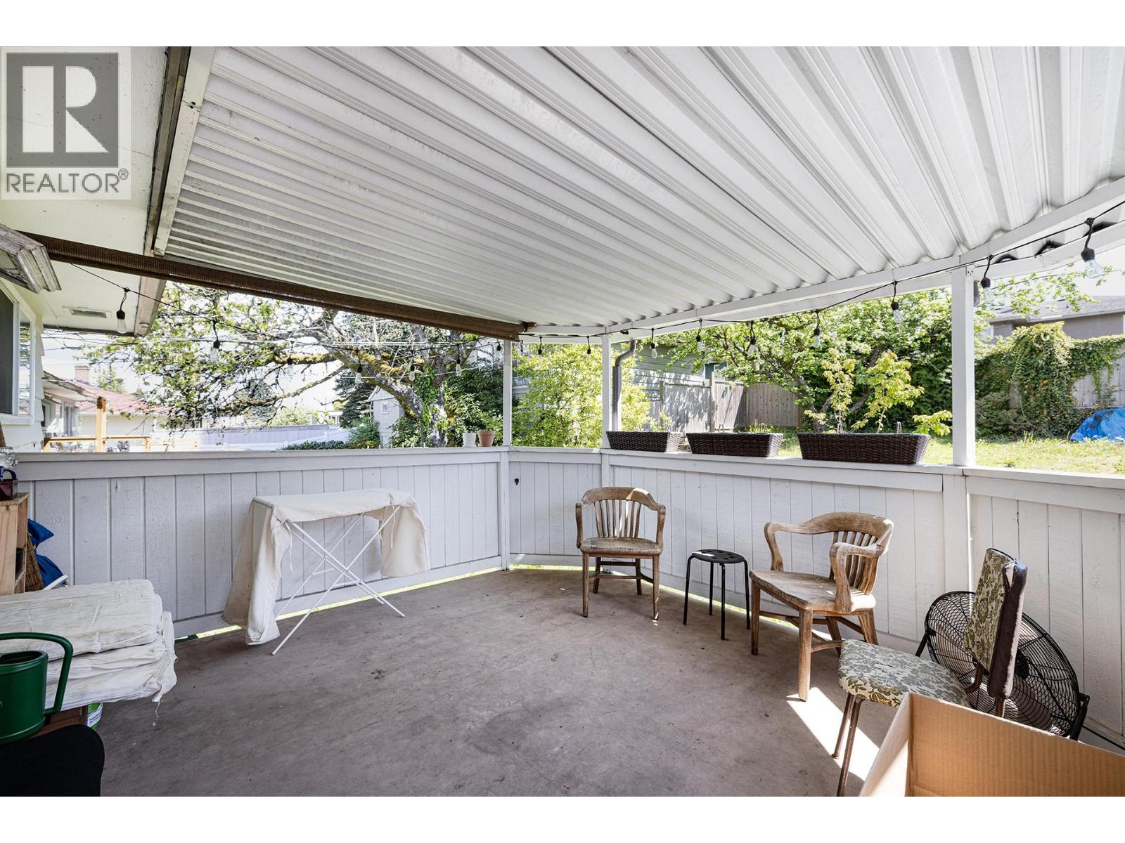 Photo 27 of 4378 Briarwood Crescent, Burnaby BC