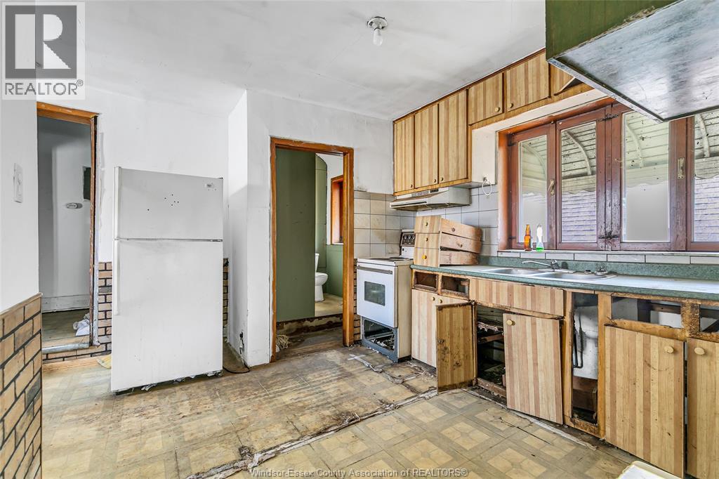 Photo 17 of 460 Aylmer, Windsor ON