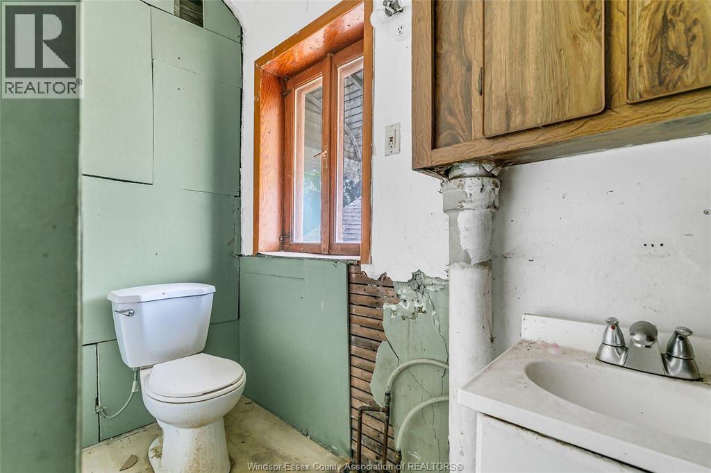 Photo 21 of 460 Aylmer, Windsor ON