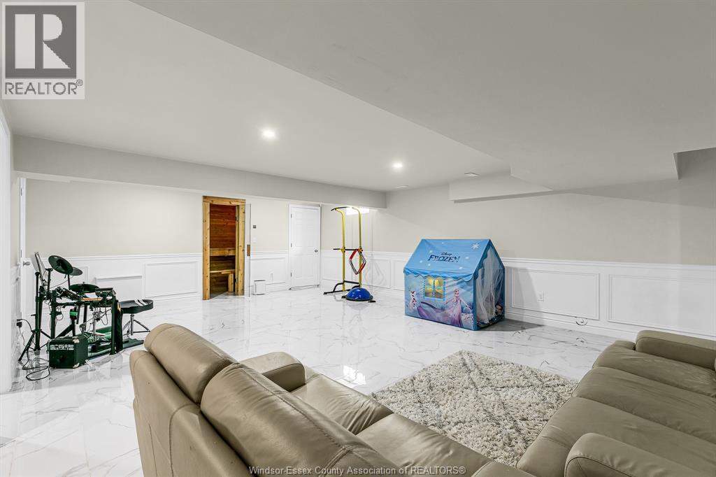 Photo 35 of 3741 Inglewood Avenue, Windsor ON