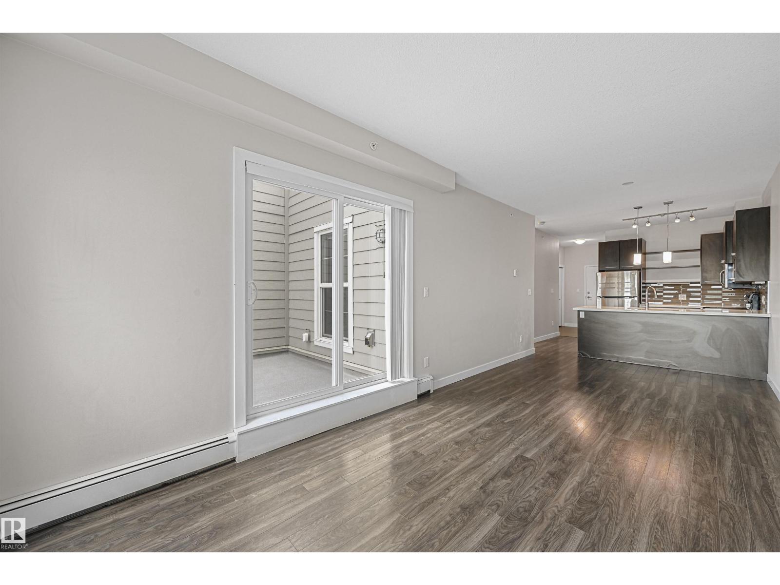 Photo 9 of 403 10418 81 Av Nw, Edmonton AB
