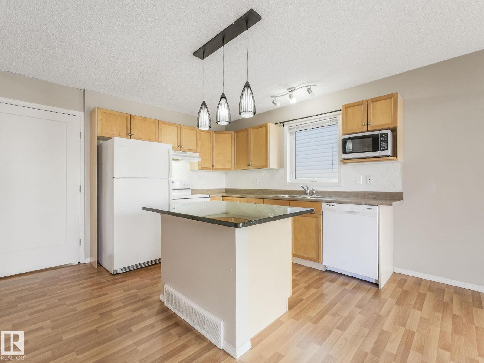 Photo 8 of 56 1428 Hodgson Wy Nw, Edmonton AB